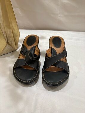 Born Black Leather Crossover Slide Sandals